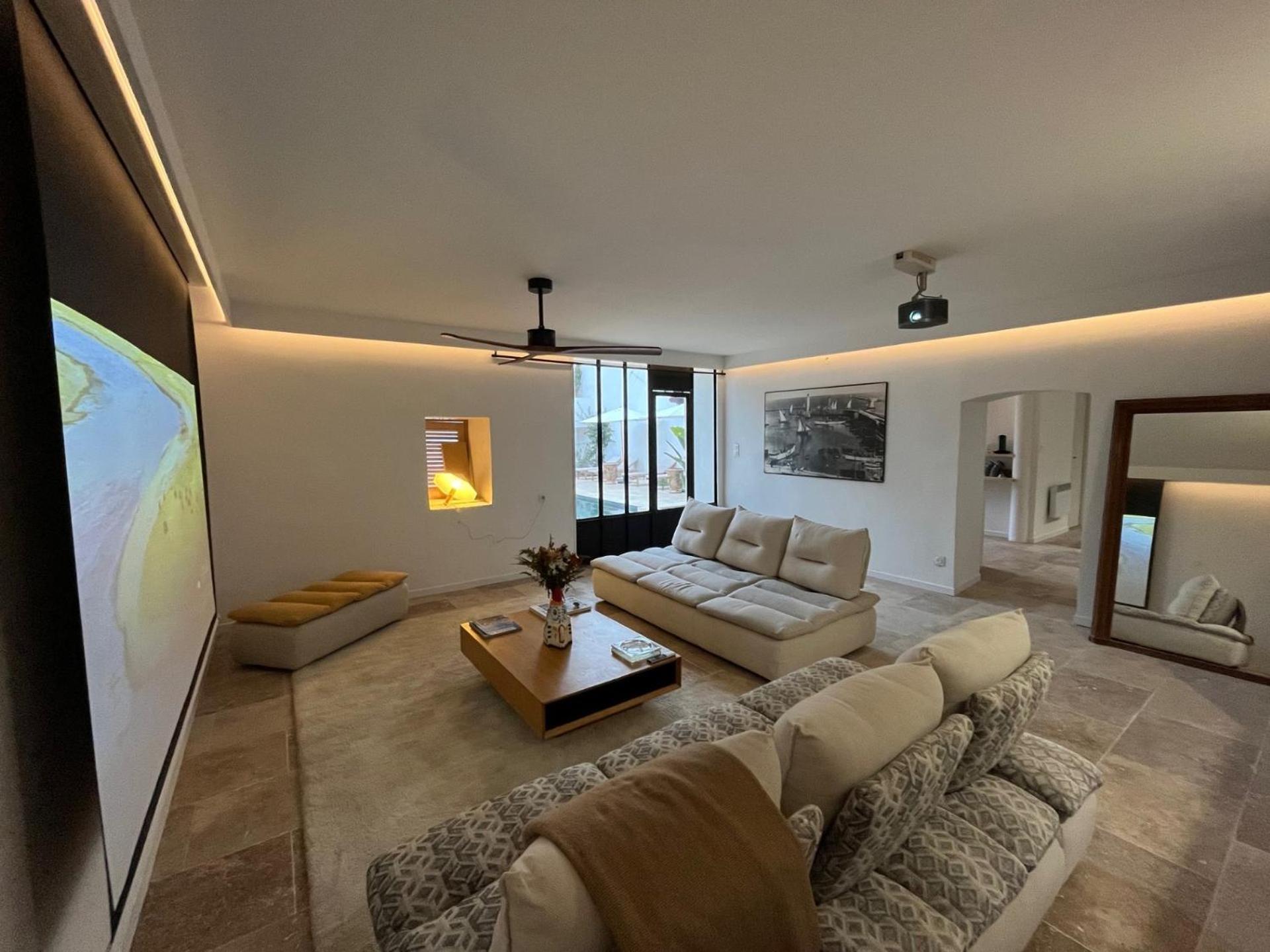La Maison De Ville - Piscine - Spa Sete Ngoại thất bức ảnh